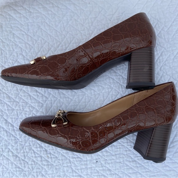 Like new brown heels! - Picture 4 of 7